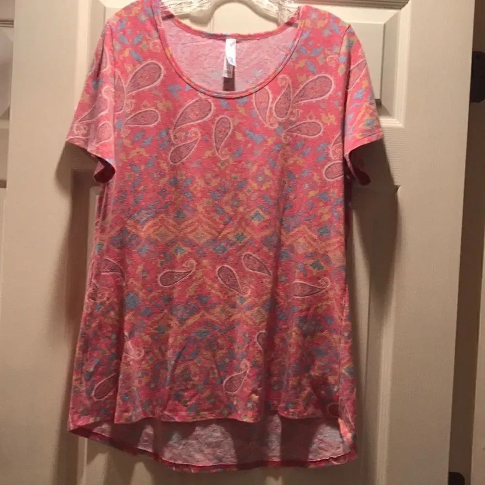 (5/$25) LuLaRoe Classic Tee, size Large